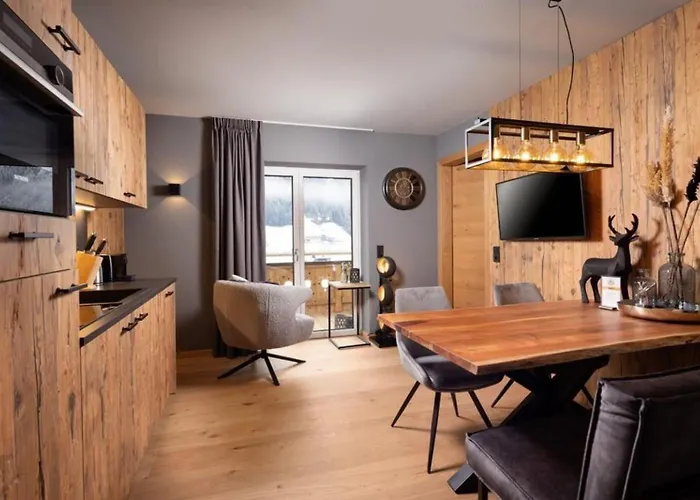 Schoeneben 3 Wald im Pinzgau